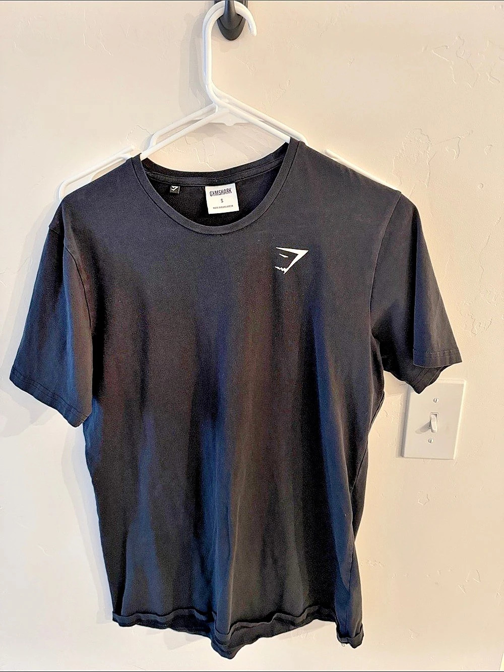 Gymshark Short Sleeve Athletic Tee in Black Size Small